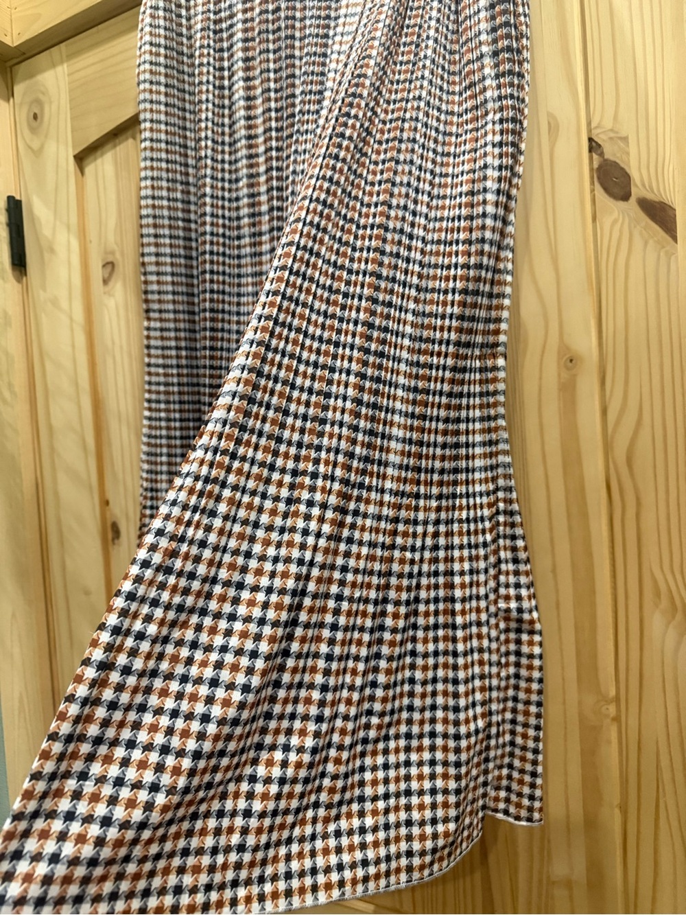 Women’s Houndstooth Maxi Skirt, Size XL - Picture 3 of 7